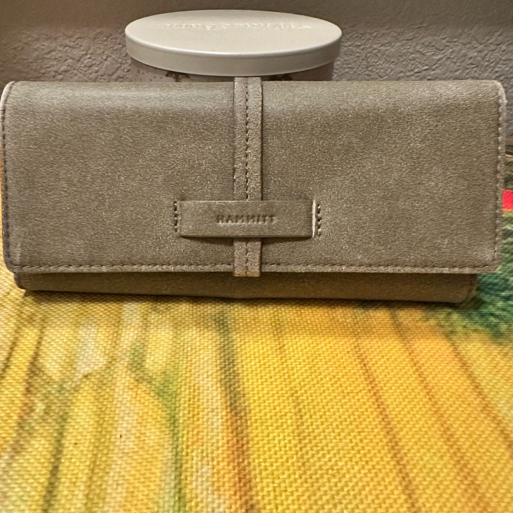 NWT Hammitt Daniel Pewter/Silver Shoulder Bag with EUC Benjamin slim Wallet - Picture 12 of 15